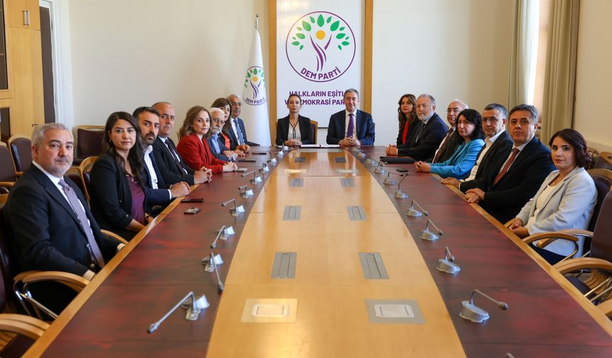 DEM Parti'den 'Terörsüz Türkiye' süreci için kanun teklifine imza