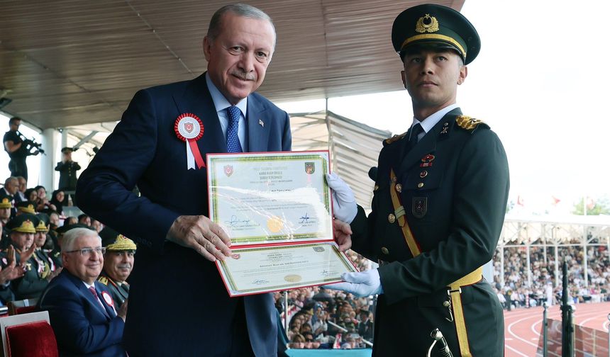 Erdoğan’dan teğmenlere mesaj: Ordumuzun gücünü siz artıracaksınız