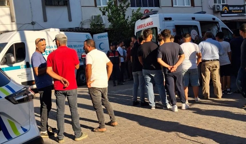 Manisa'da berber dükkanına silahlı saldırı: 2 kişi öldü