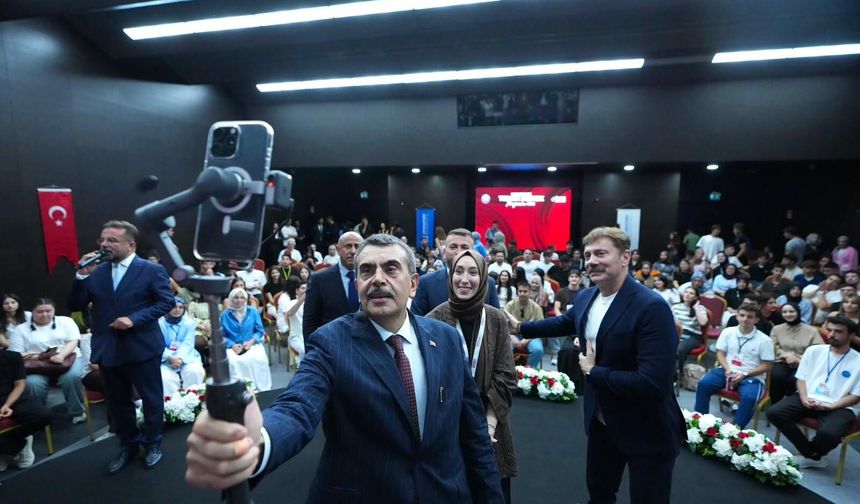 "Sınav sisteminde değişiklik yok ama sorular müfredata uygun hale gelecek"