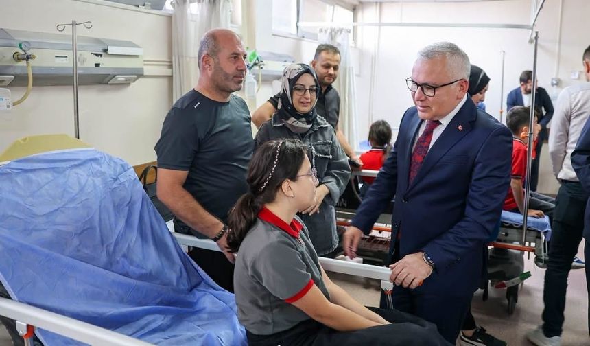 Sivas'ta öğrenci servisi kazası: 16 yaralı