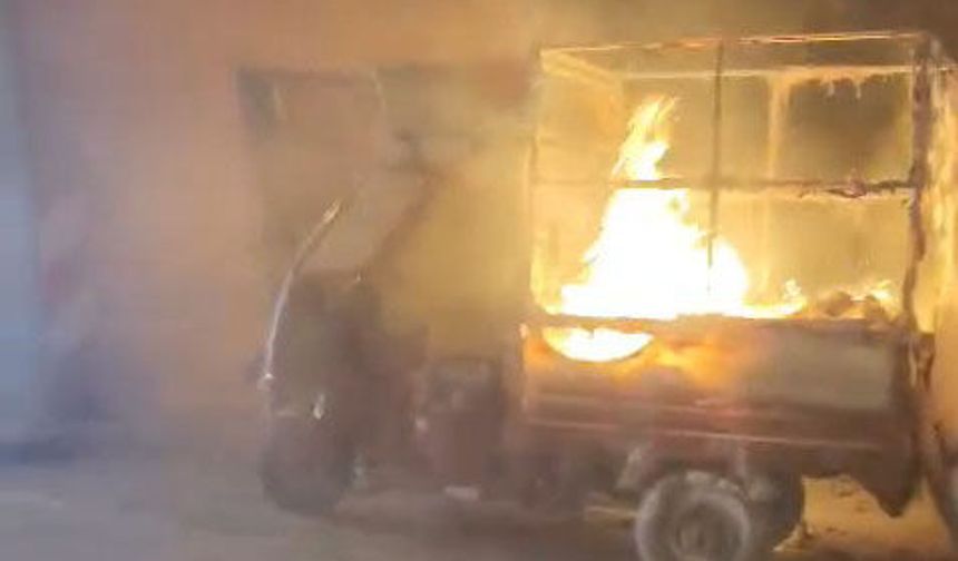 Bursa’da seyir halindeki 3 tekerli motosiklet alev aldı