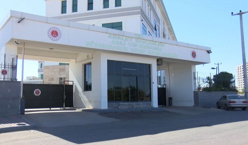 Eski eşini öldüren erkek yakalanacağını anlayınca intihar etti