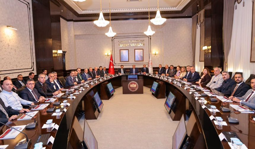 Hayati Yazıcı, Hatay’daki deprem sonrası çalışmaları görüştü