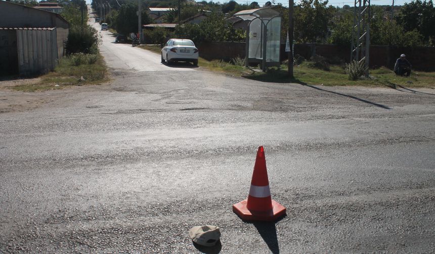 Otomobilin çarptığı motosikletin sürücüsü hayatını kaybetti