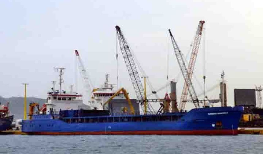 Silivri açıklarında 2 gemi çarpıştı!