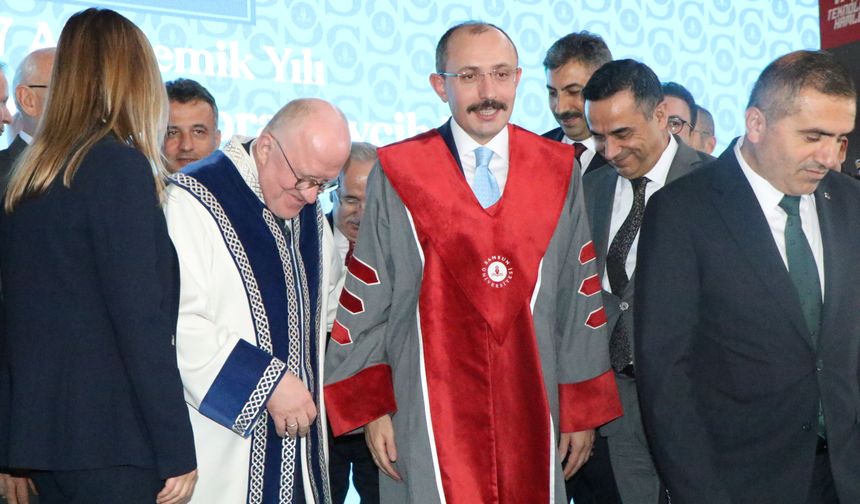 TBMM Plan ve Bütçe Komisyonu Başkanı Muş'tan Öğrencilere Kritik Ders