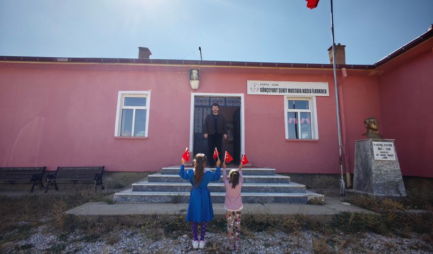 Tek Öğrencili Okulda, Artık İki Öğrenci Var