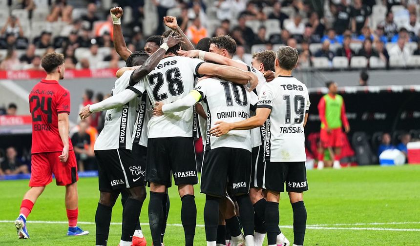 Beşiktaş'tan derbi öncesi gövde gösterisi! Vlahovic hat-trick yaptı