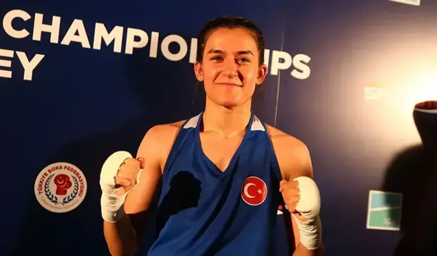 Hatice Akbaş madalyasını babasına armağan etti