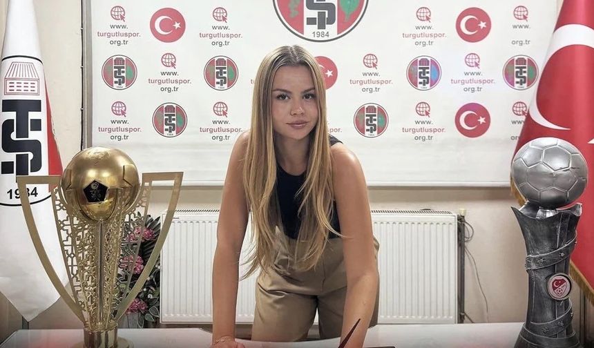 Türk Futbolunda Tarihi An! 22 Yaşında Kadın Teknik Direktör