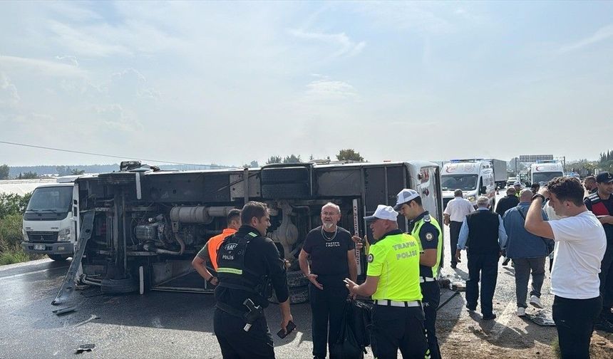 Antalya Valiliğinden Açıklama: Midibüs Kazasında 1 Kişinin Durumu Ağır