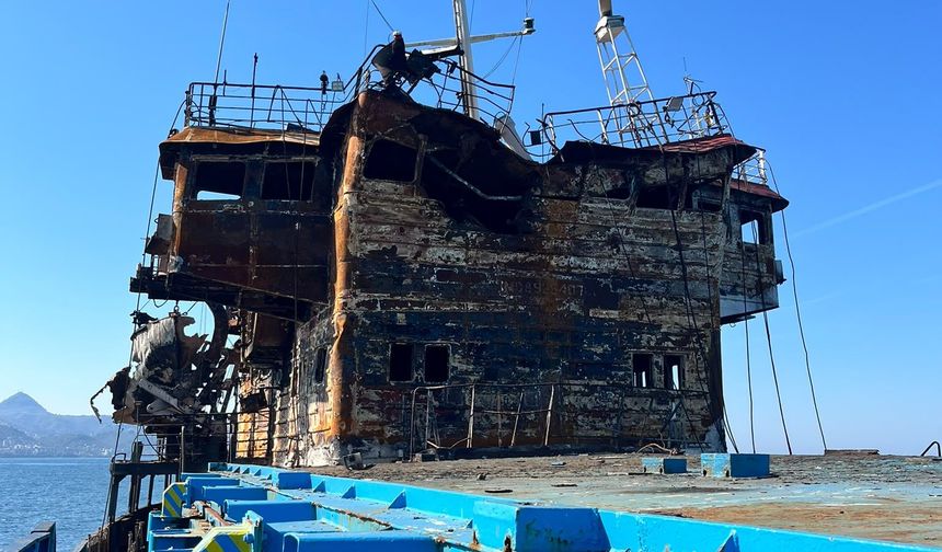 Karadeniz'de Saldırıya Uğrayan Gemi, Giresun'a Sürüklendi