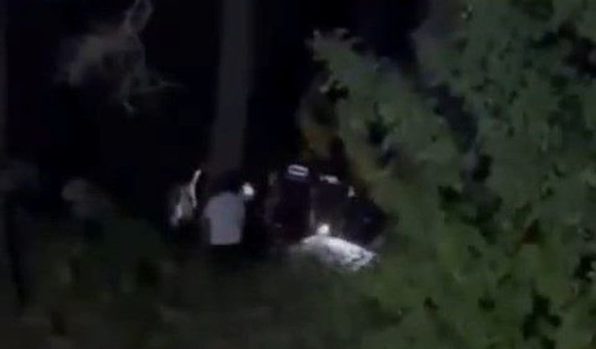 Konyaaltı'nda hafif ticari araç uçuruma yuvarlandı