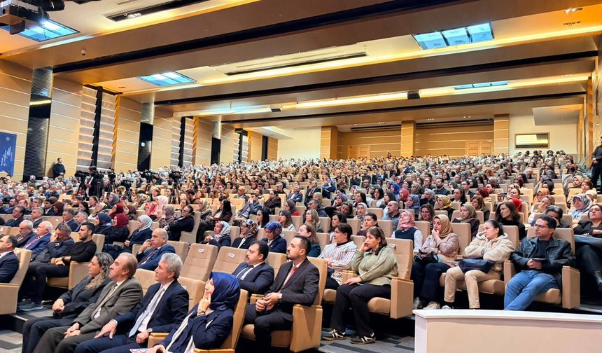 "Öğrencilerimizin söz varlığını zenginleştirmeyi hedefliyoruz"