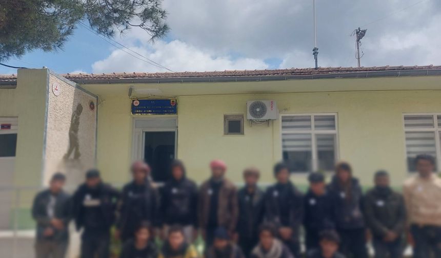 Şanlıurfa'da Sınır Hattında Dev Takip: 68 Kaçak Göçmen Yakalandı!