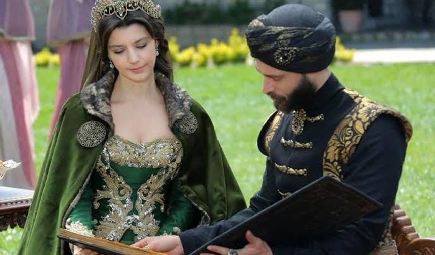 Beren Saat ve Ekin Koç Yeniden Aynı Projede!