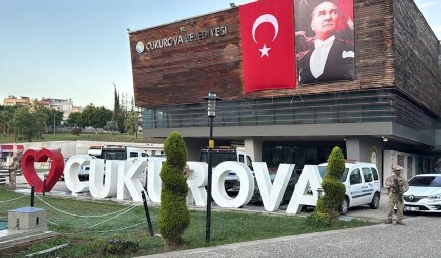 Adana'da Çukurova Belediyesi'ne operasyon!