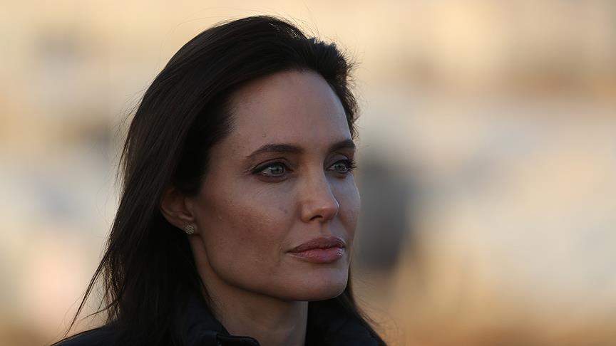 Angelina Jolie 2