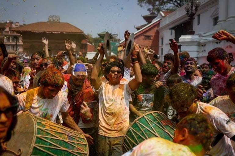 Holi1