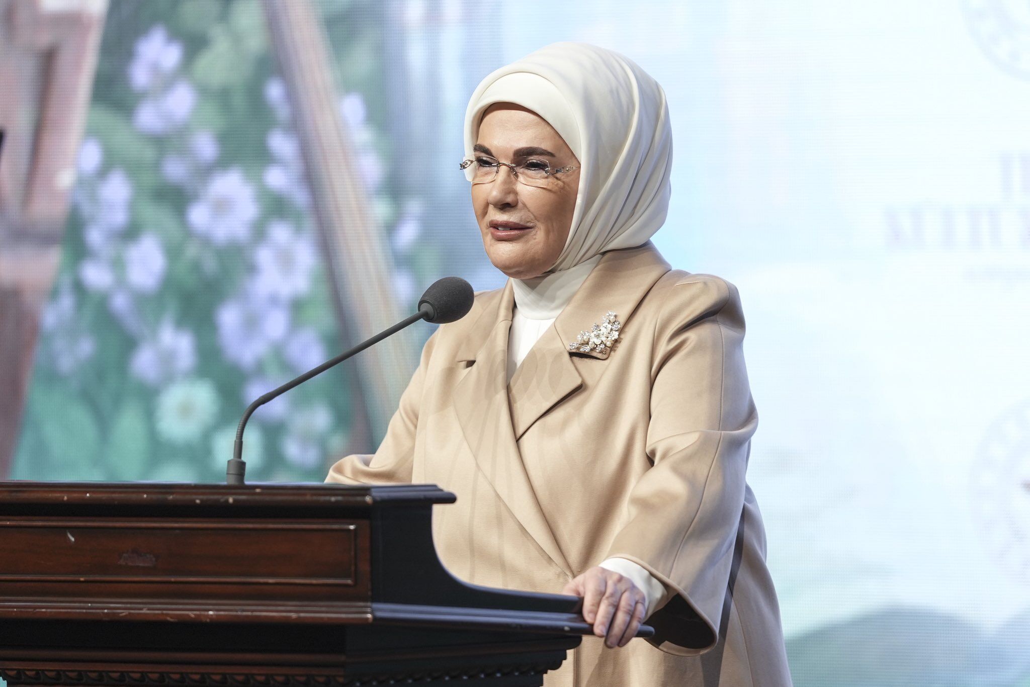 Emine Erdoğan'dan Sıddık Eraslan için taziye mesajı