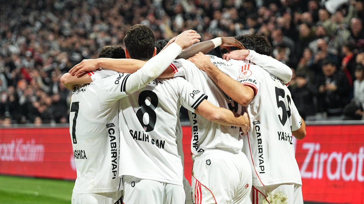 Beşiktaş’tan Rizespor’a 4 Gollü Darbe! Kartal Kupada Lider Çeyrek Finalde