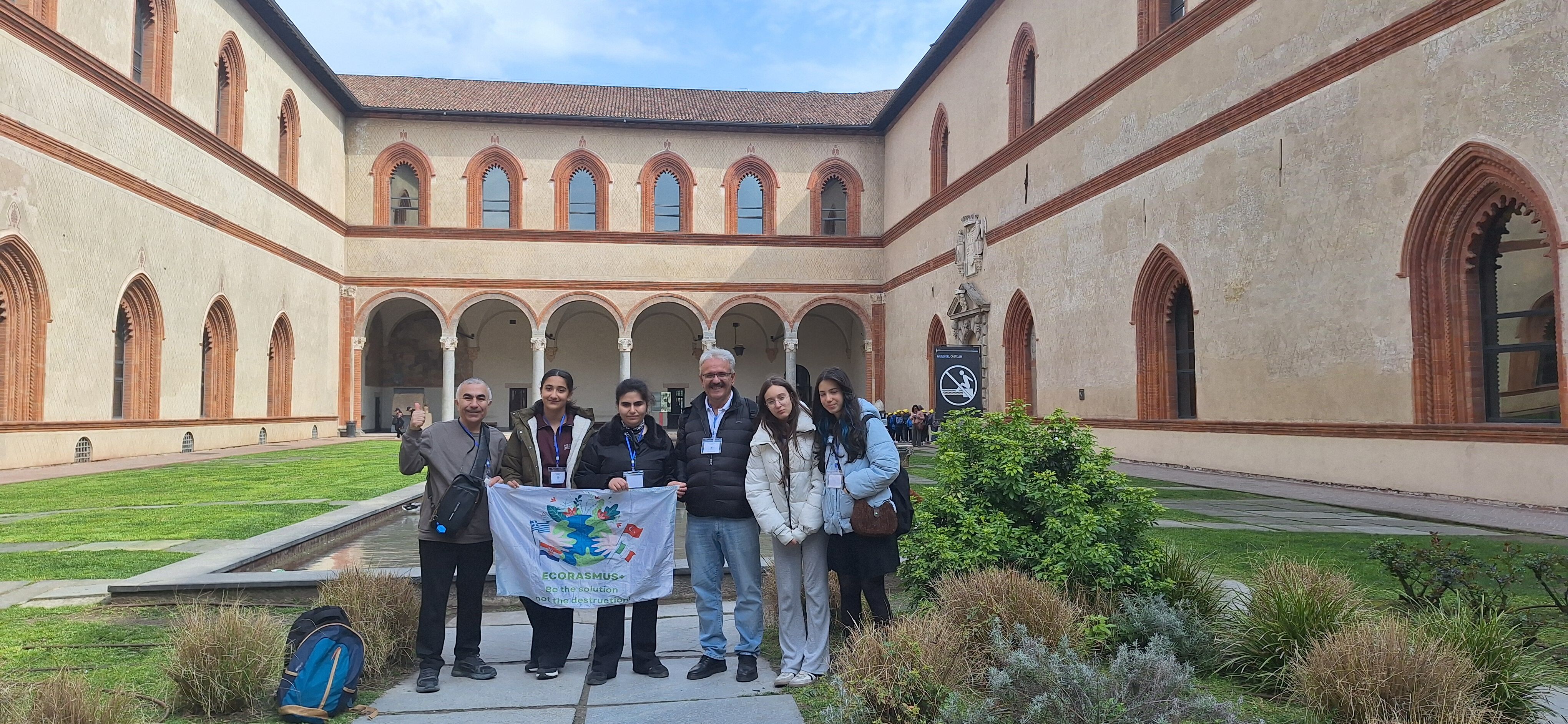 Erzurumlu İbrahim Hakı Ortaokulu 1