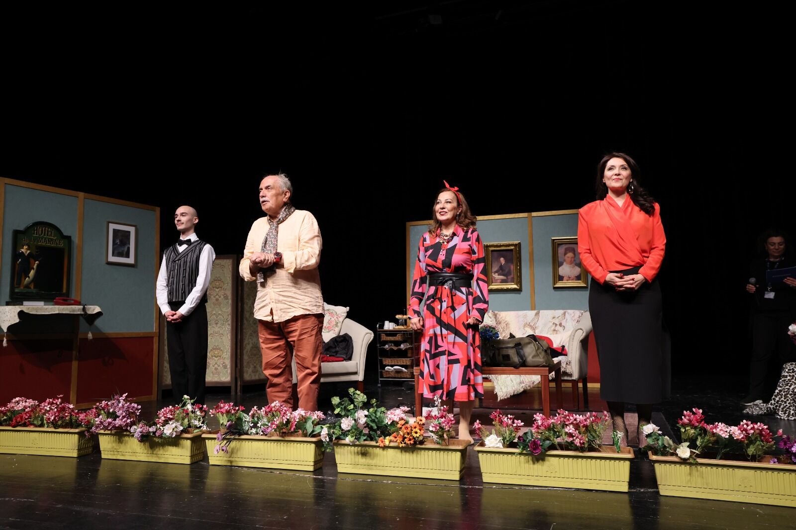 Kral Dairesi Tiyatro 4