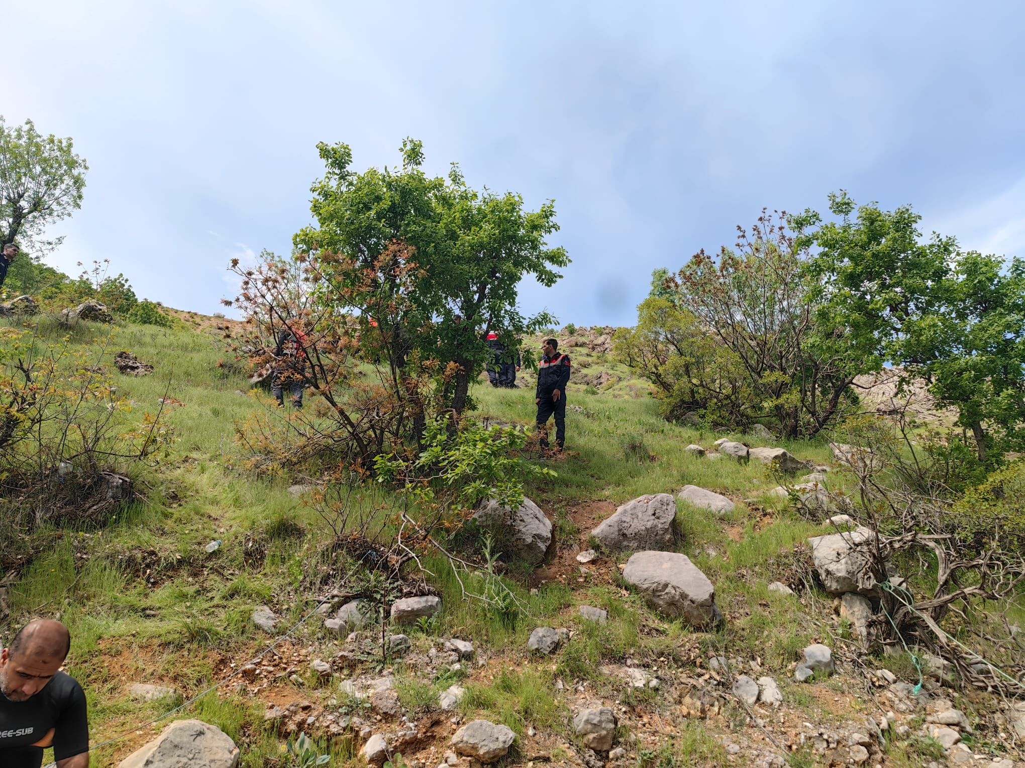 Bottan Fırat Nehri'ne düşen kampçı aranıyor
