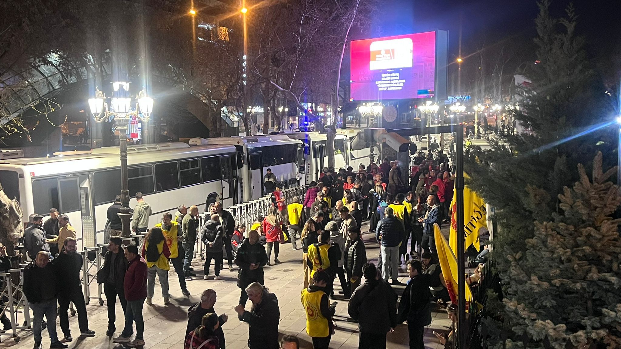 Ankara’da Öğretmenlerden Yaşam Nöbeti!
