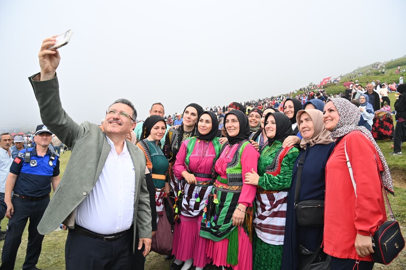 Bakan Uraloğlu Sis Dağı Kültür Şenliği'nde konuştu: "Karadeniz'in kültürü yaşatılıyor"