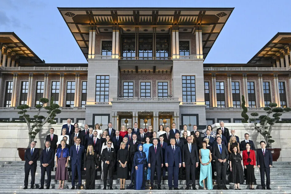 Nato Aile Fotoğrafı 2