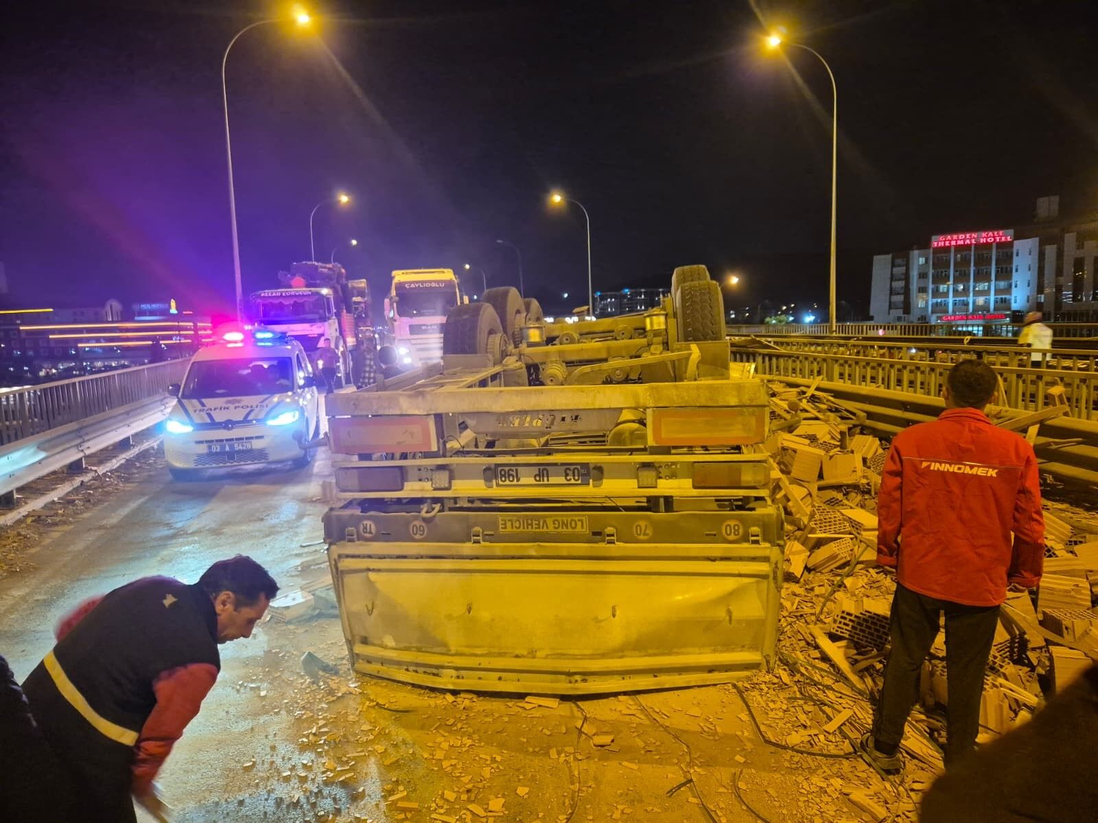 Afyonkarahisar-İzmir yolunda feci kaza