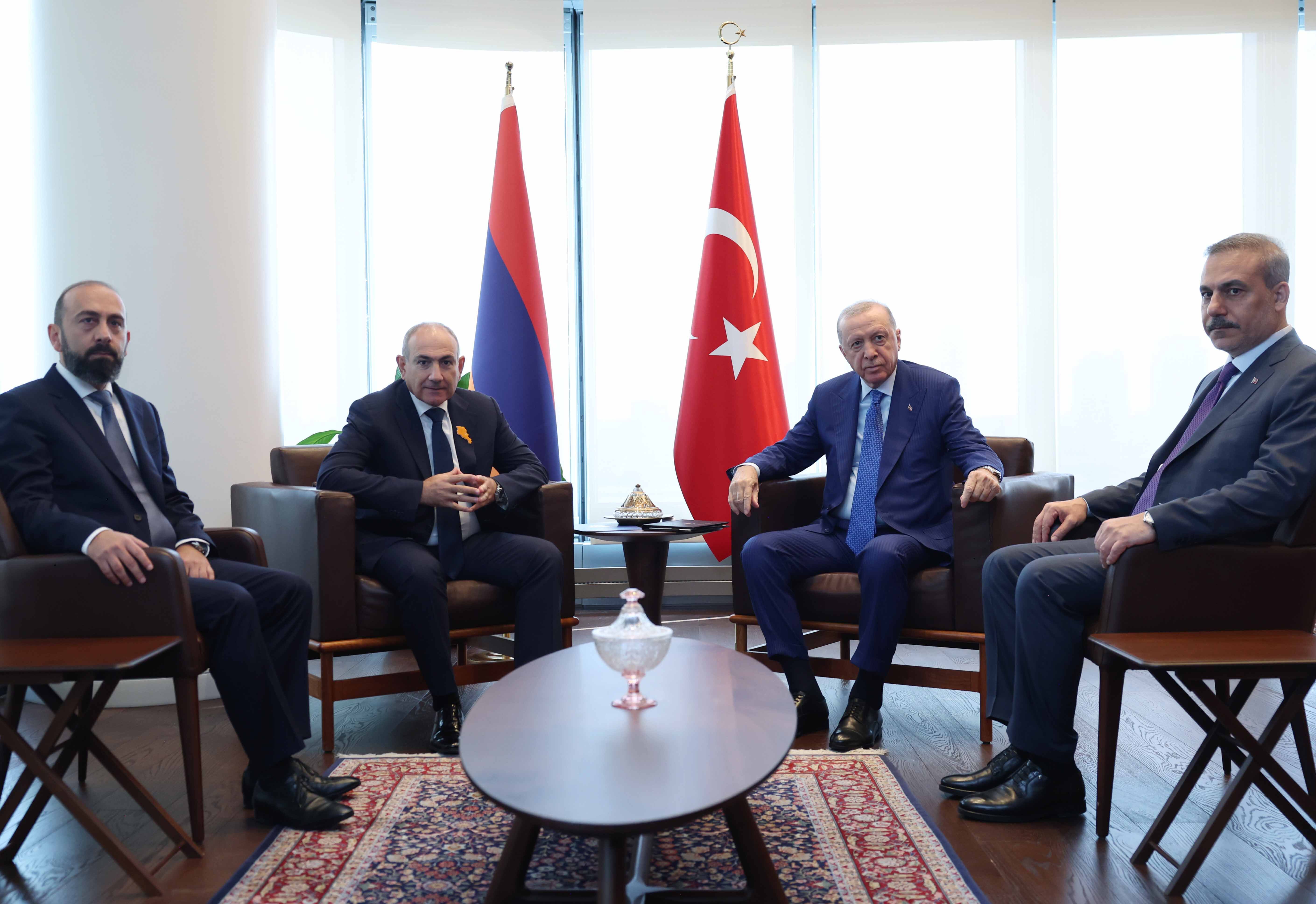 Cumhurbaşkanı Erdoğan, Ermenistan Başbakanı Paşinyan ile Ne Görüştü?
