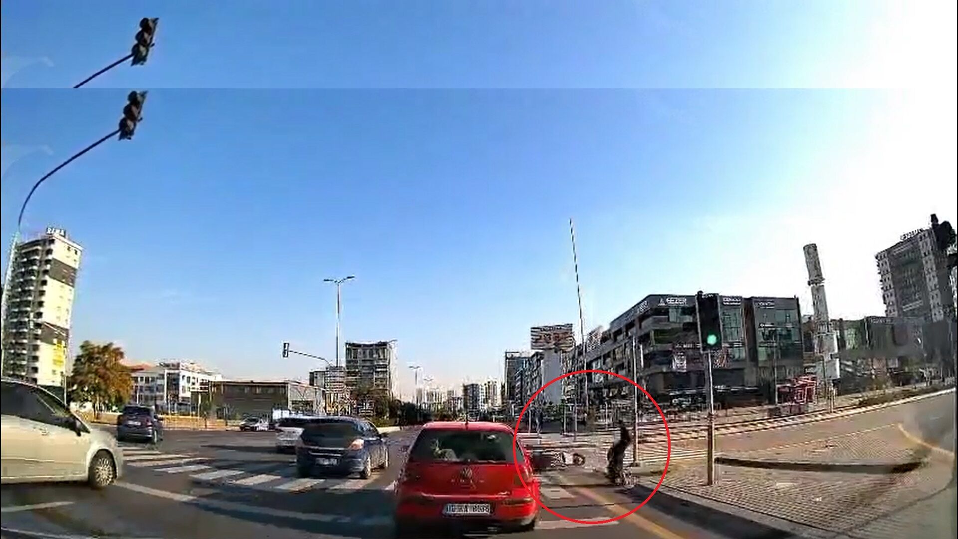 Etimesgut'ta motosiklet yayaya çarptı