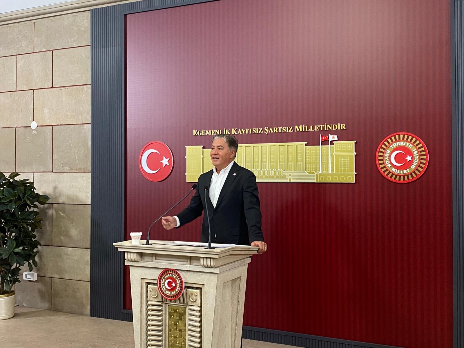 Yeni Parti’li Emir: Üsküdar’da meclis üyelerimize baskı uygulanıyor