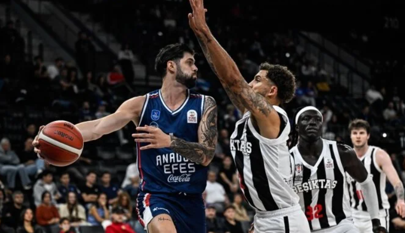 Basketbol Süper Ligi'nde Sezon Derbiyle Açıldı: Anadolu Efes, Beşiktaş'ı Devirdi!