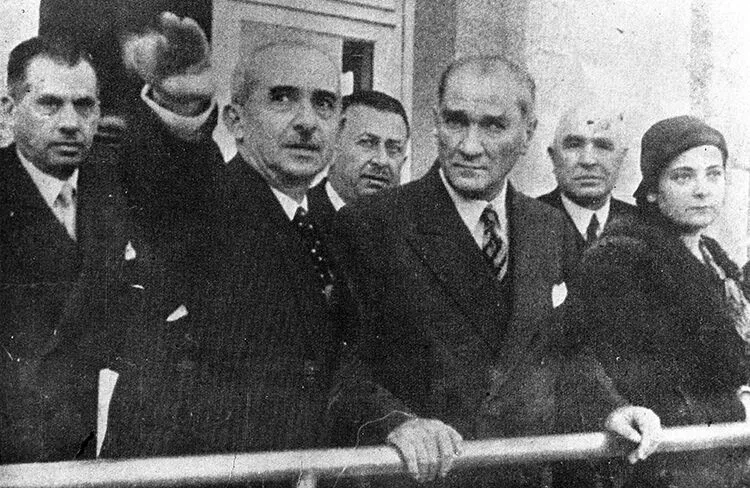 İsmet İnönü 4-1