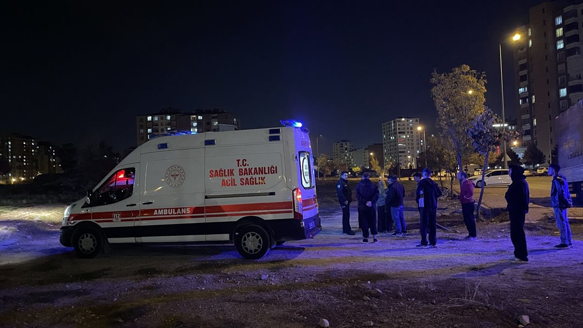 Kayseri’de Gruplar Arasında Sokak Kavgası: 15 Yaşındaki Çocuk Ağır Yaralandı