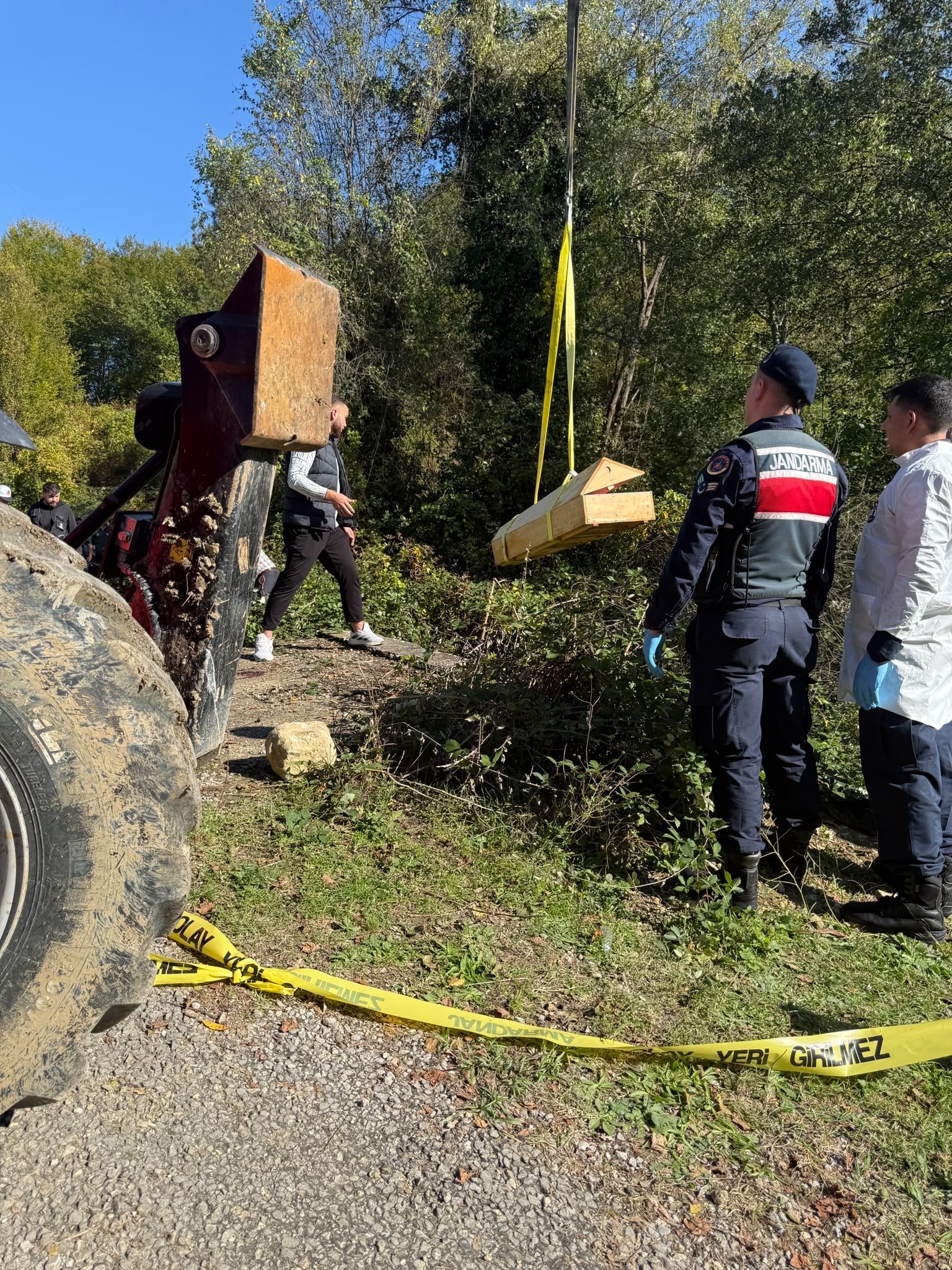 Borcunu ödemediği için köylüsünü tabancayla öldürdü