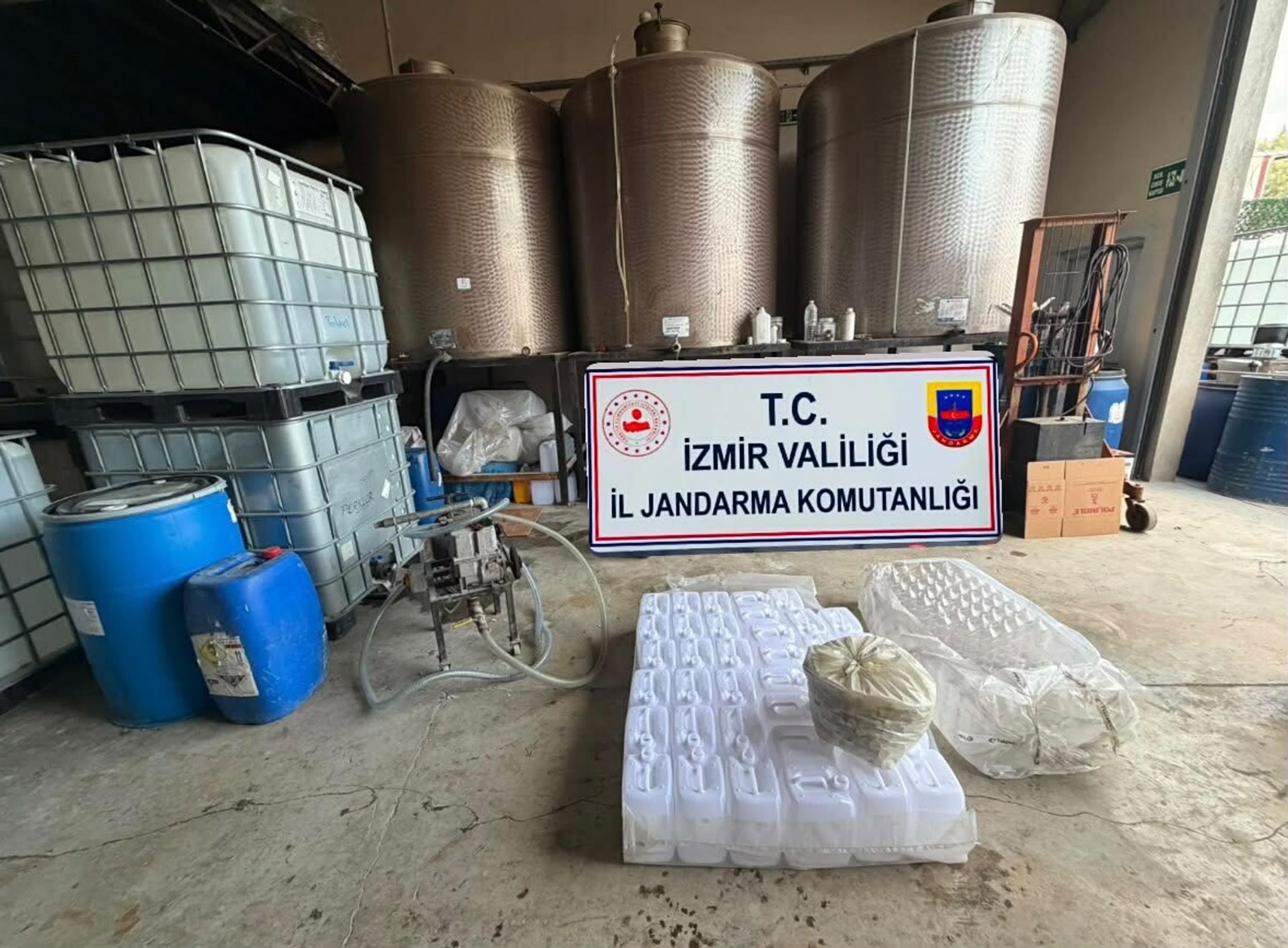 Bornova'da kaçak içki operasyonu
