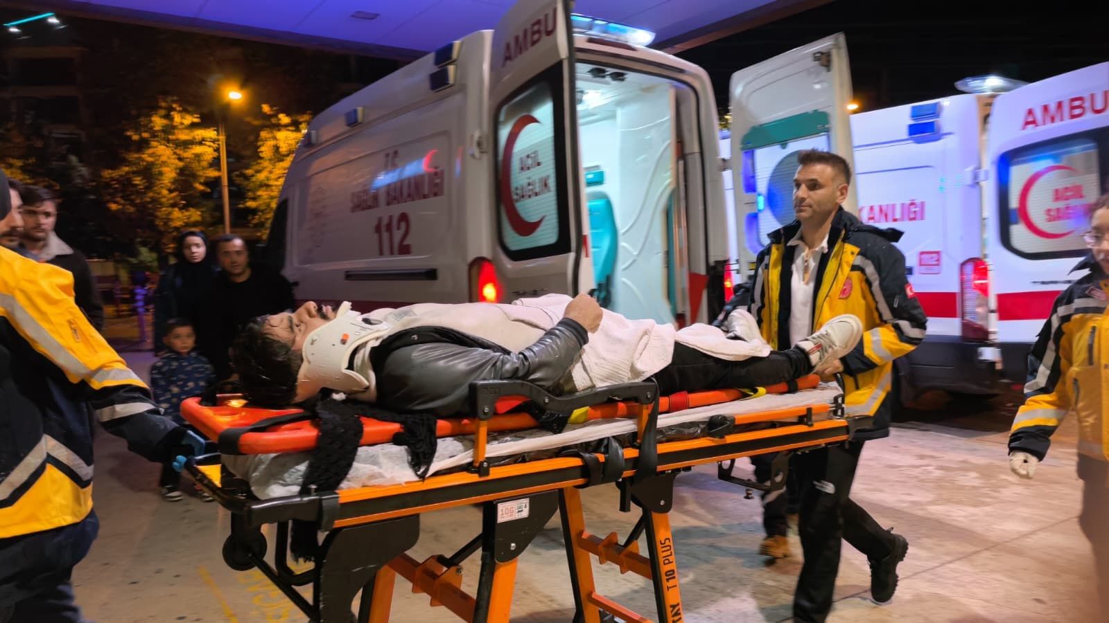 Bursa'da Otomobille Çarpışan Motosikletteki 2 Kardeş Yaralandı