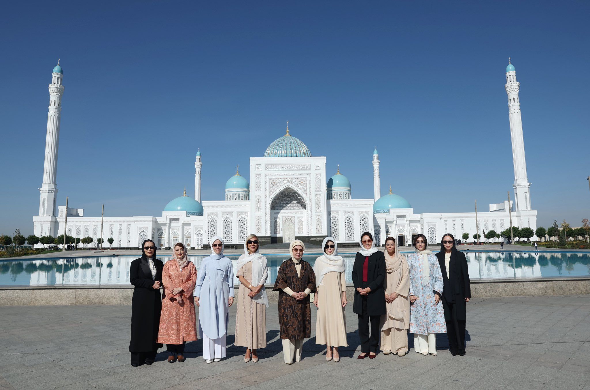 Emine Erdoğan'dan İmam Buhari Anıt Kompleksi ziyareti