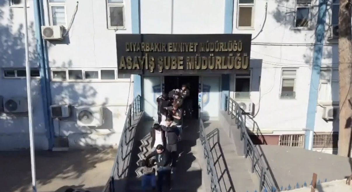 Sahte internet sitesiyle dolandırıcılık yapan çeteye Patinaj operasyonu