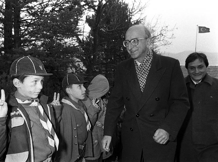Erdal İnönü 4